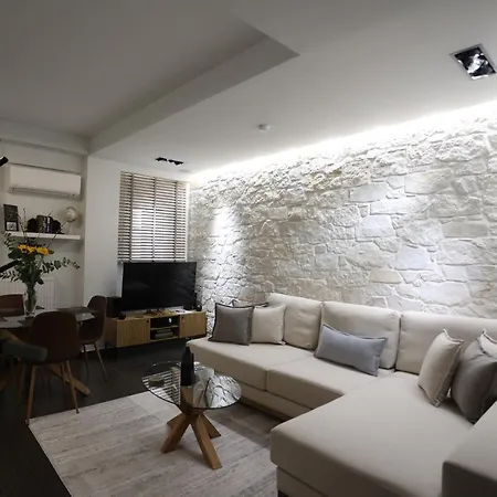 La Luxury Thetis 라리사