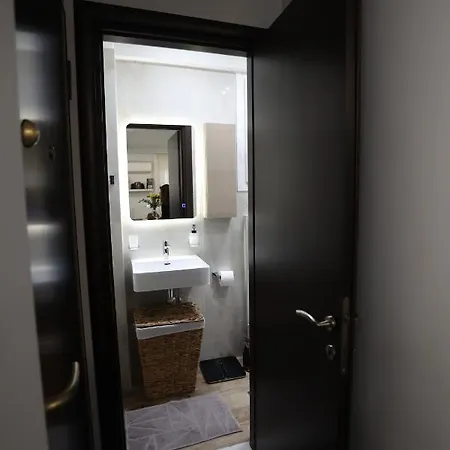 La Luxury Thetis * 라리사